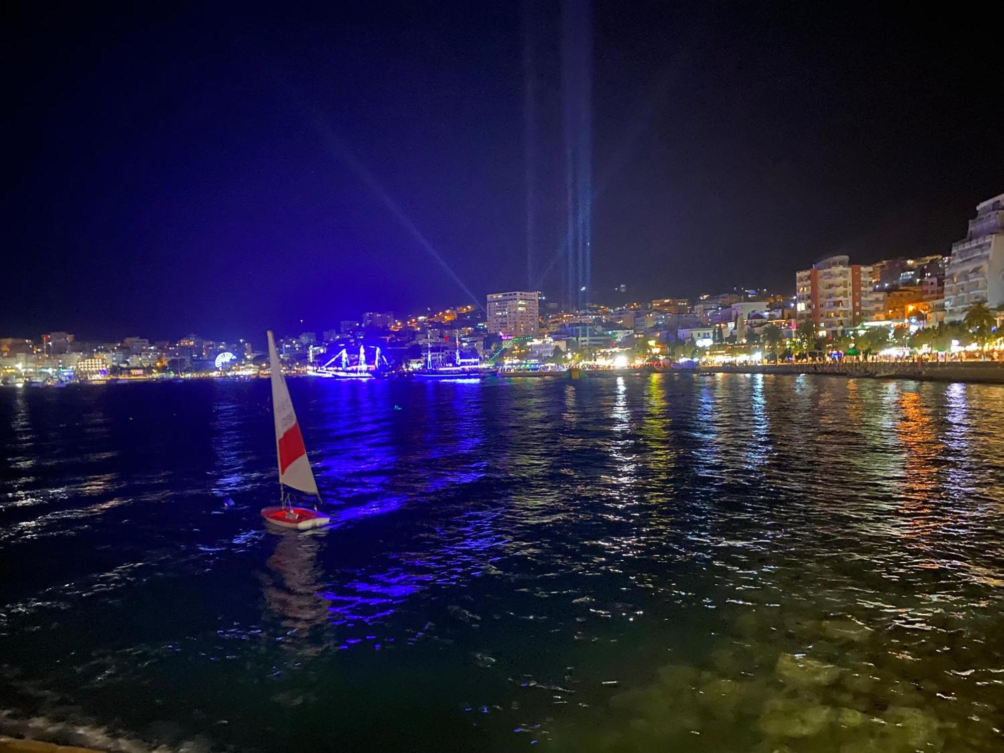 Blue Breeze Attic Apartments Saranda Dış mekan fotoğraf