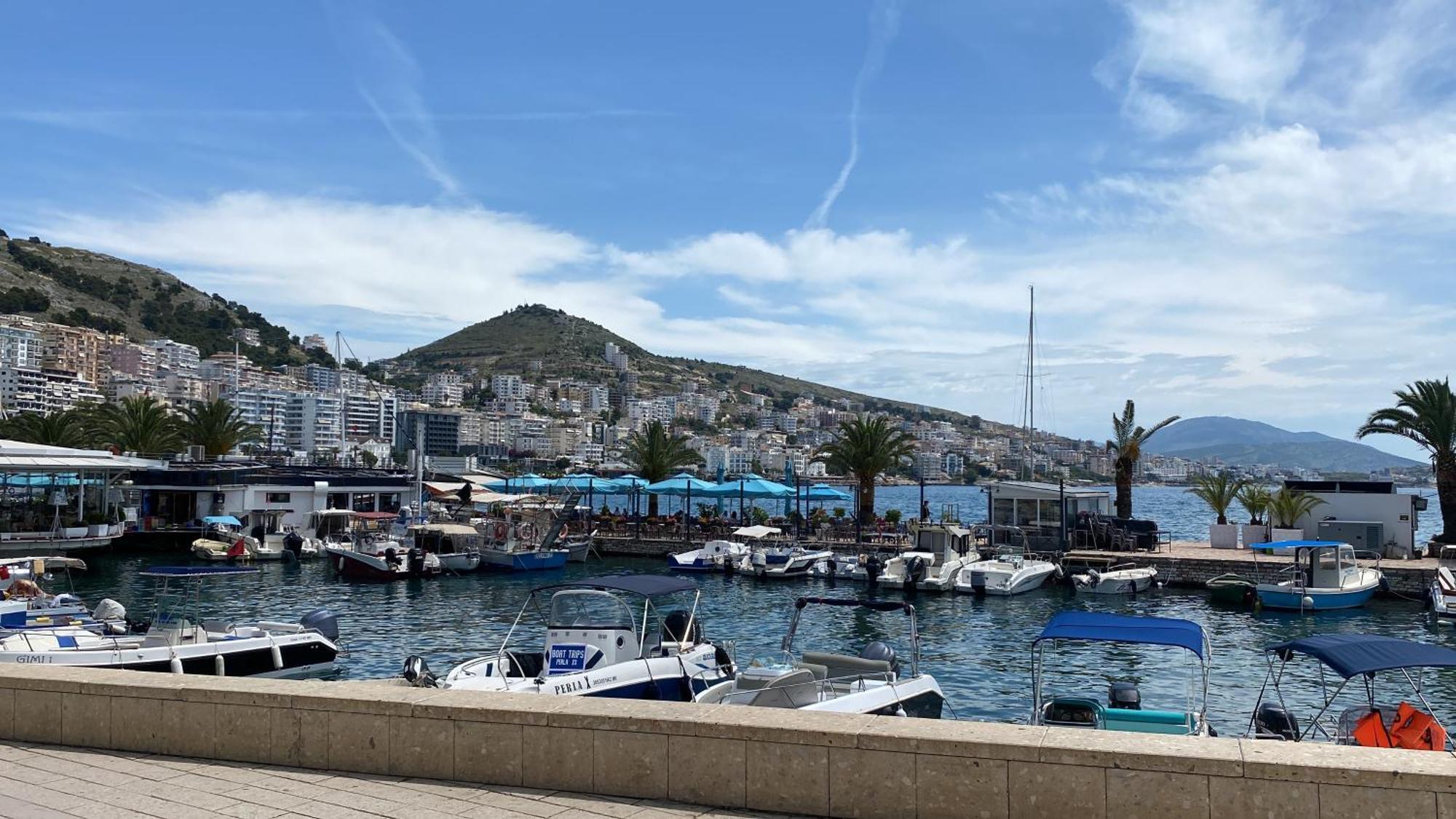 Blue Breeze Attic Apartments Saranda Dış mekan fotoğraf